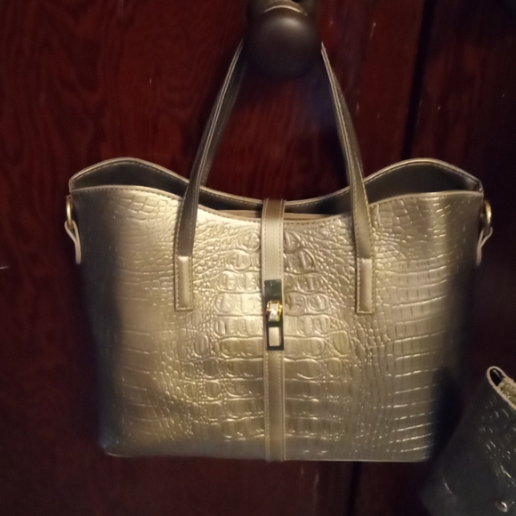 🌞Faux Crocodile Skin 4 piece Set. Champagne Color - Picture 2 of 15